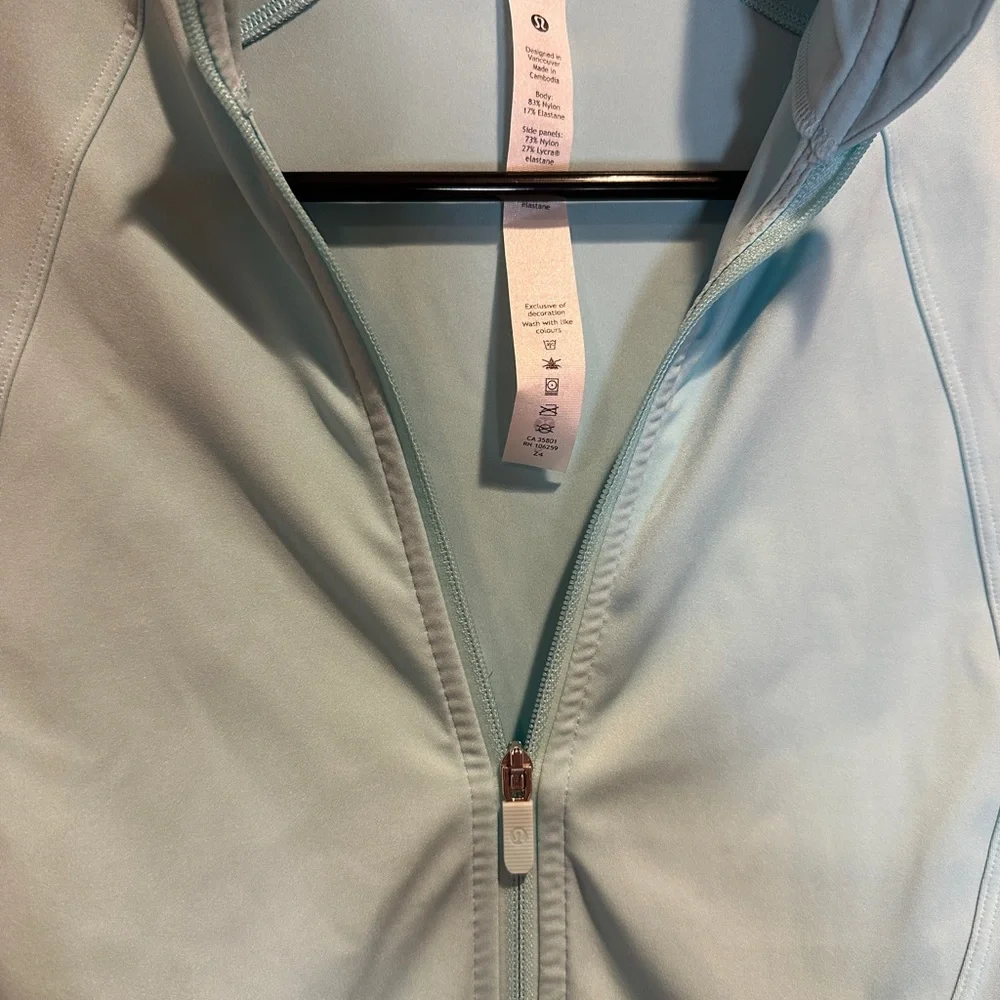 Lululemon Final Mile Jacket in Icing Blue size 6 - Picture 3 of 5